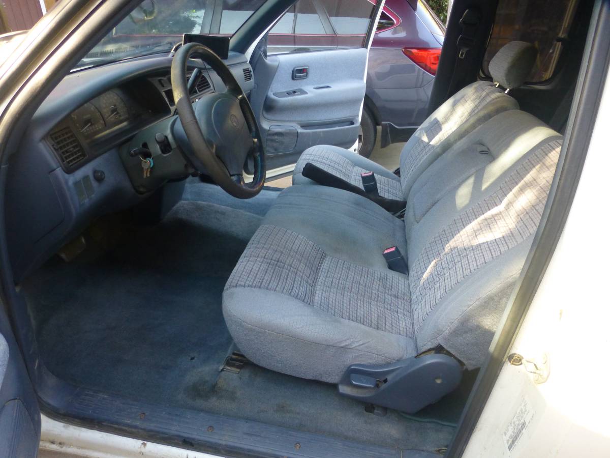 Toyota-t100-sr5-1995-white-7