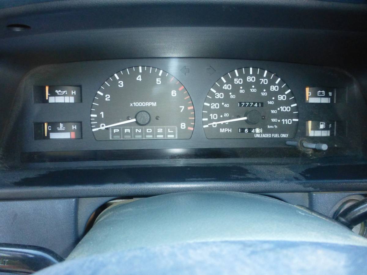 Toyota-t100-sr5-1995-white-8
