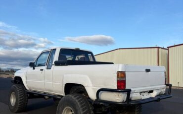 Toyota-tacoma-1985-1