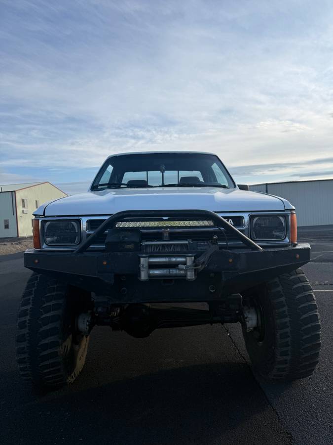 Toyota-tacoma-1985-3