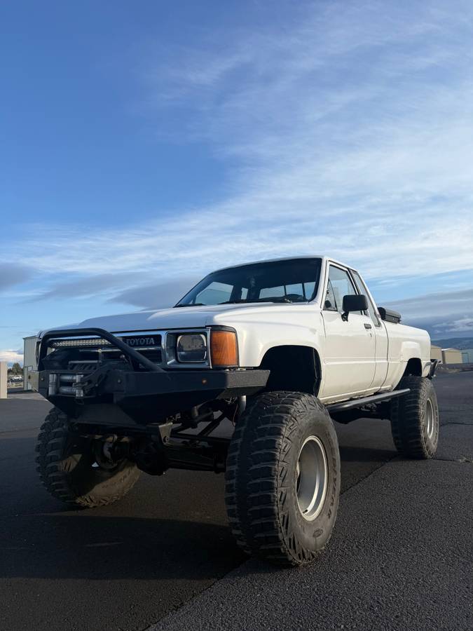 Toyota-tacoma-1985-4