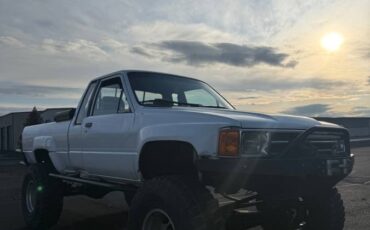 Toyota-tacoma-1985-5