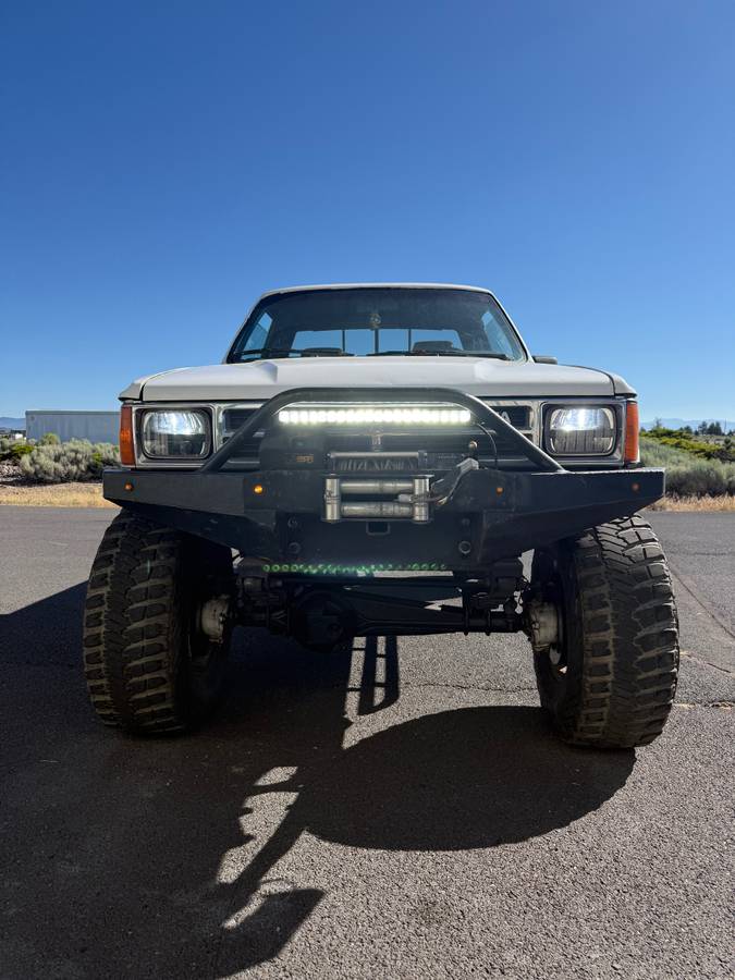 Toyota-tacoma-1985-7