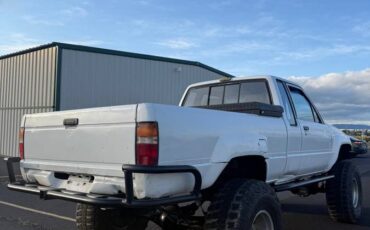 Toyota-tacoma-1985