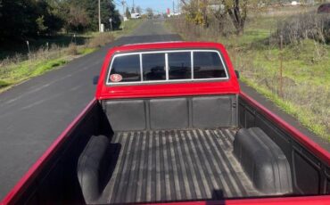 Toyota-tacoma-1985-red-1