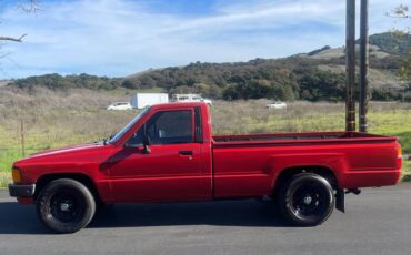 Toyota-tacoma-1985-red-2