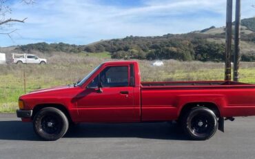 Toyota-tacoma-1985-red