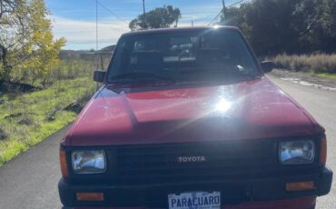 Toyota-tacoma-1985-red-4