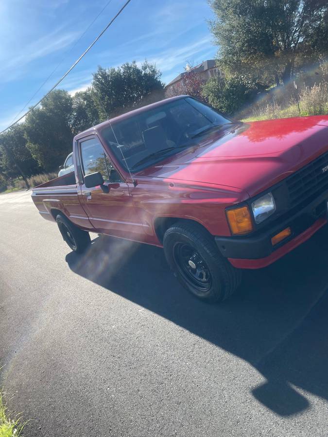 Toyota-tacoma-1985-red-5