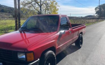 Toyota-tacoma-1985-red-6