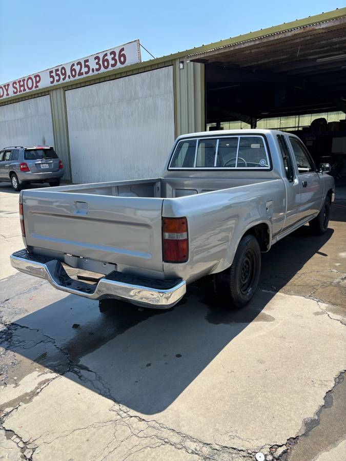 Toyota-tacoma-1993-silver-10