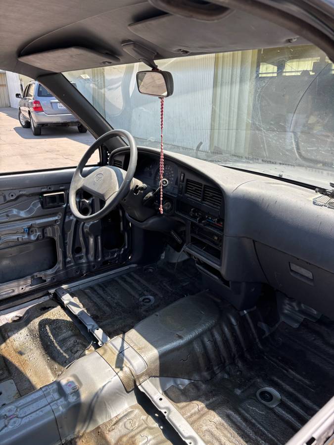 Toyota-tacoma-1993-silver-12