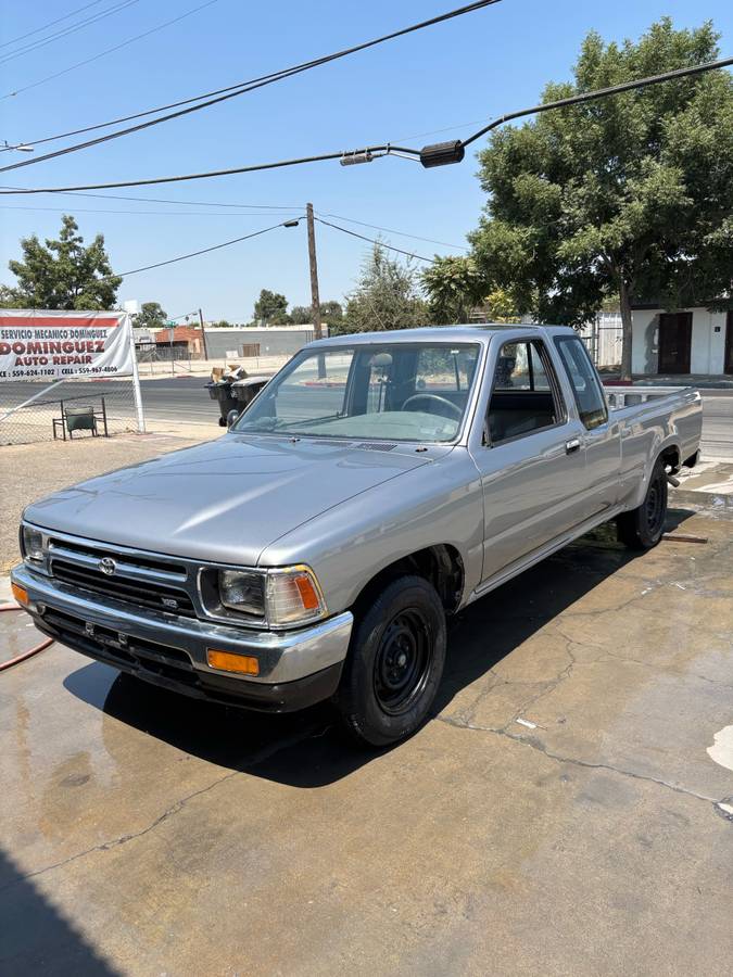 Toyota-tacoma-1993-silver-5