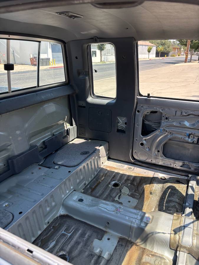 Toyota-tacoma-1993-silver-8