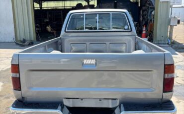 Toyota-tacoma-1993-silver-9