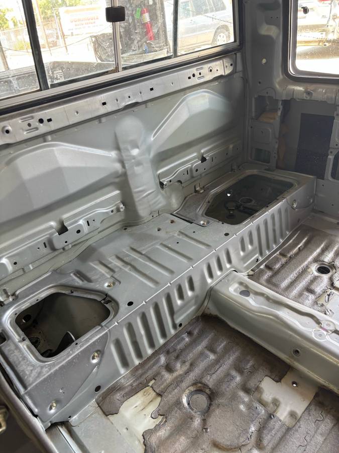 Toyota-tacoma-1993-silver