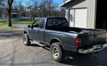 Toyota-tacoma-4x4-1995-black-4