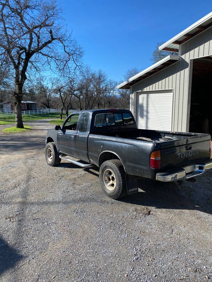 Toyota-tacoma-4x4-1995-black-4