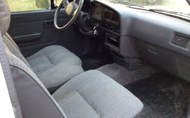 Toyota-tacoma-double-cab-1992-white-2