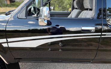 Toyota-tacoma-pickup-sr5-1993-black-10