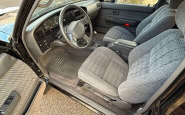 Toyota-tacoma-pickup-sr5-1993-black-13