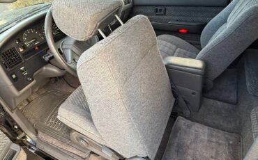 Toyota-tacoma-pickup-sr5-1993-black-15