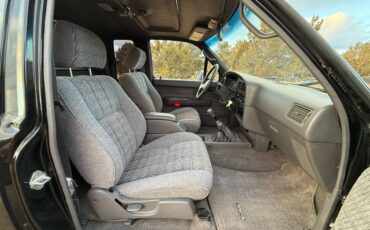 Toyota-tacoma-pickup-sr5-1993-black-21