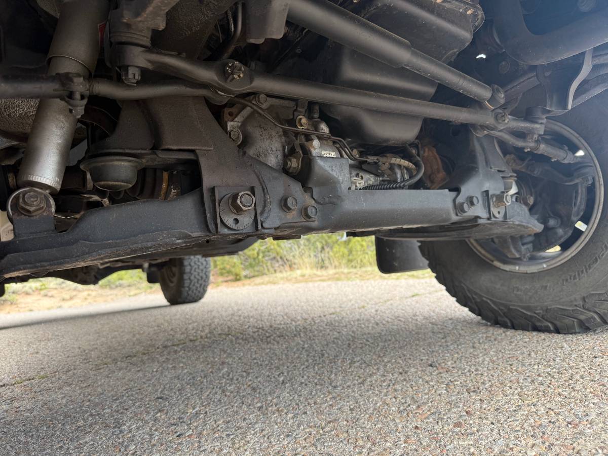 Toyota-tacoma-pickup-sr5-1993-black-8