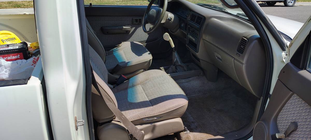 Toyota-tacoma-sr5-1995-3