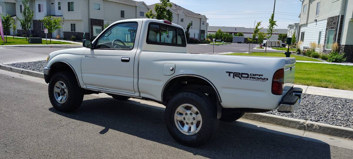 Toyota-tacoma-sr5-1995