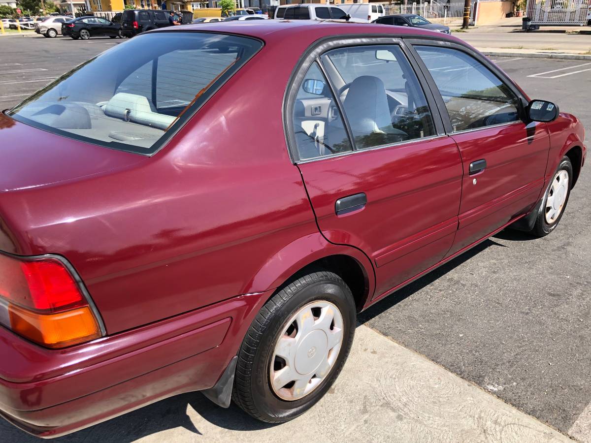Toyota-tercel-dx-1995-red-1