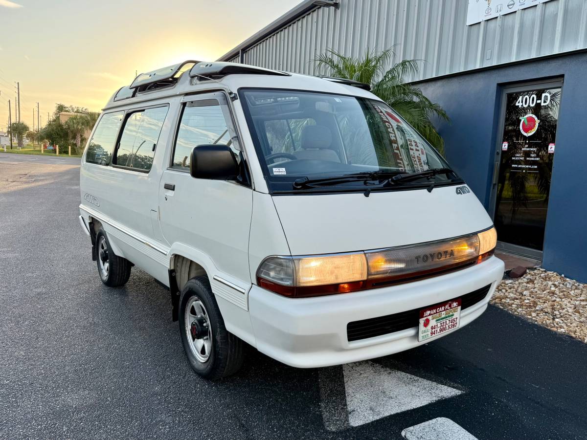 Toyota-town-ace-1994-white-1