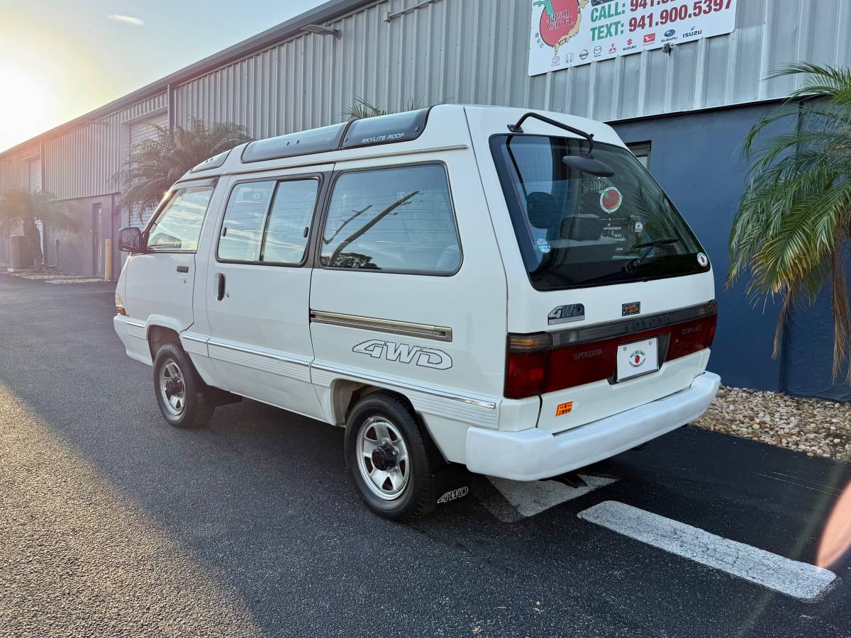 Toyota-town-ace-1994-white-12