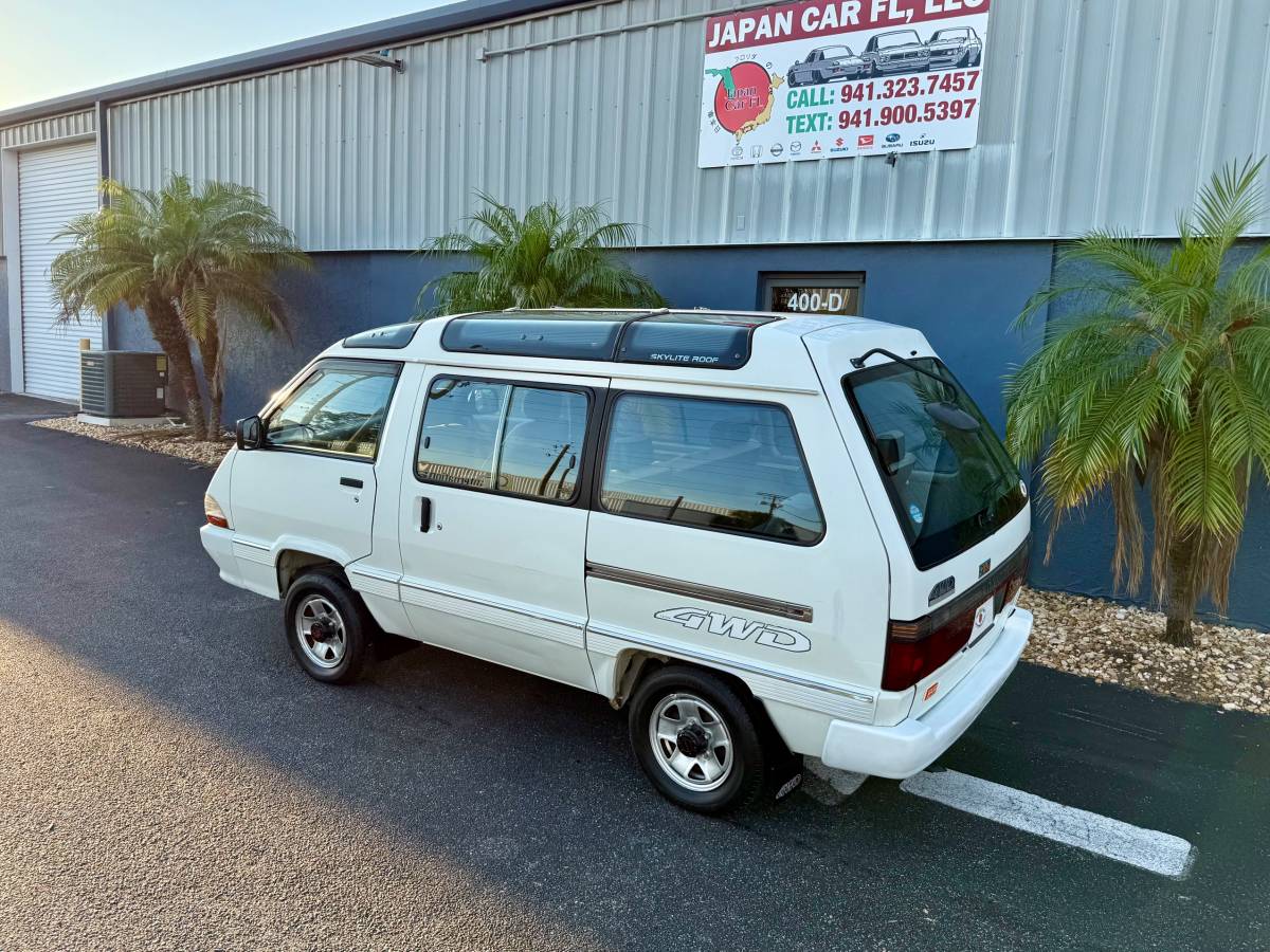 Toyota-town-ace-1994-white-13