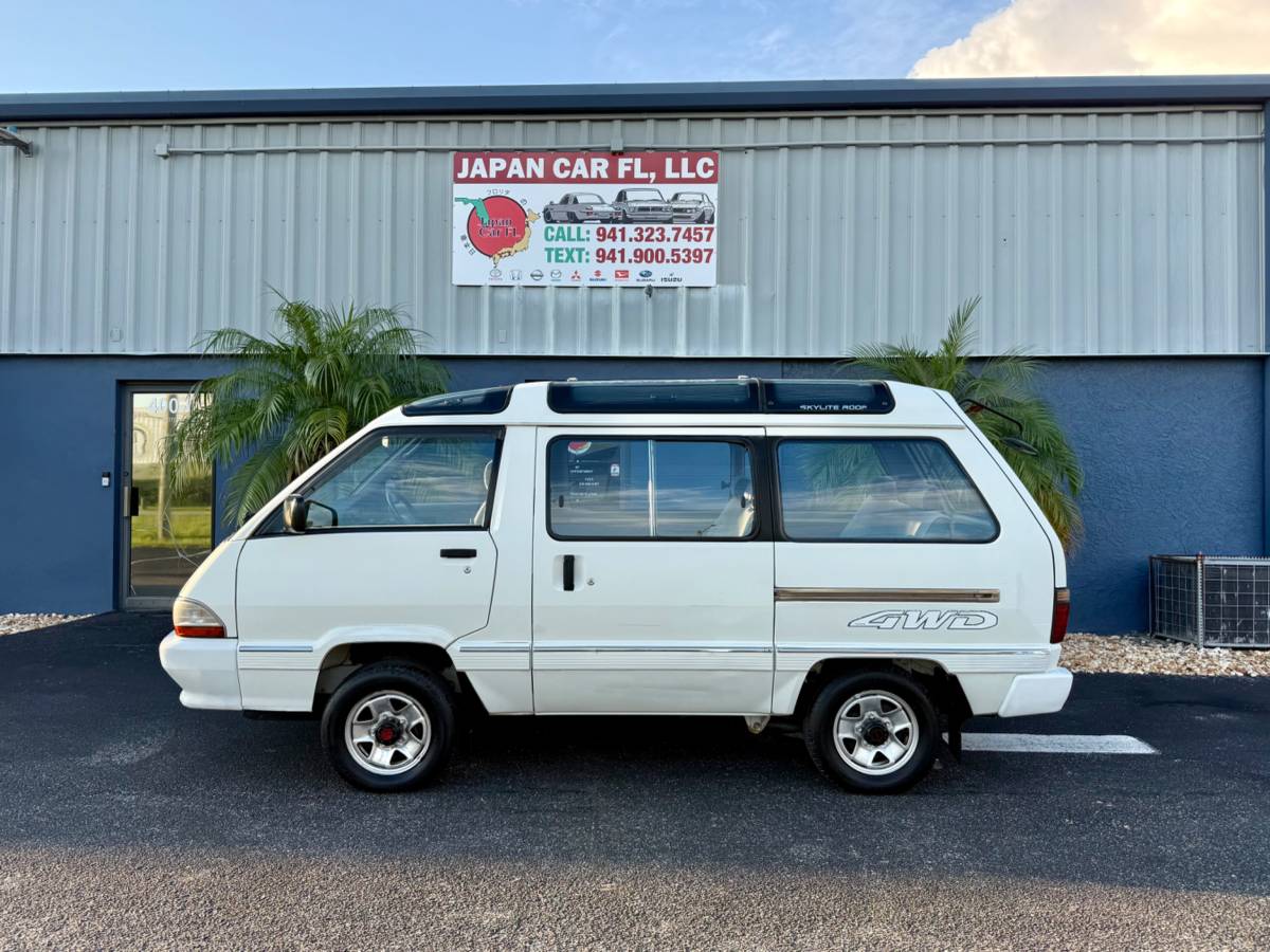 Toyota-town-ace-1994-white-14