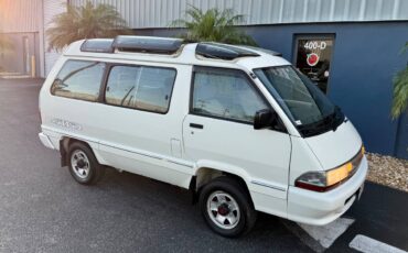 Toyota-town-ace-1994-white-2