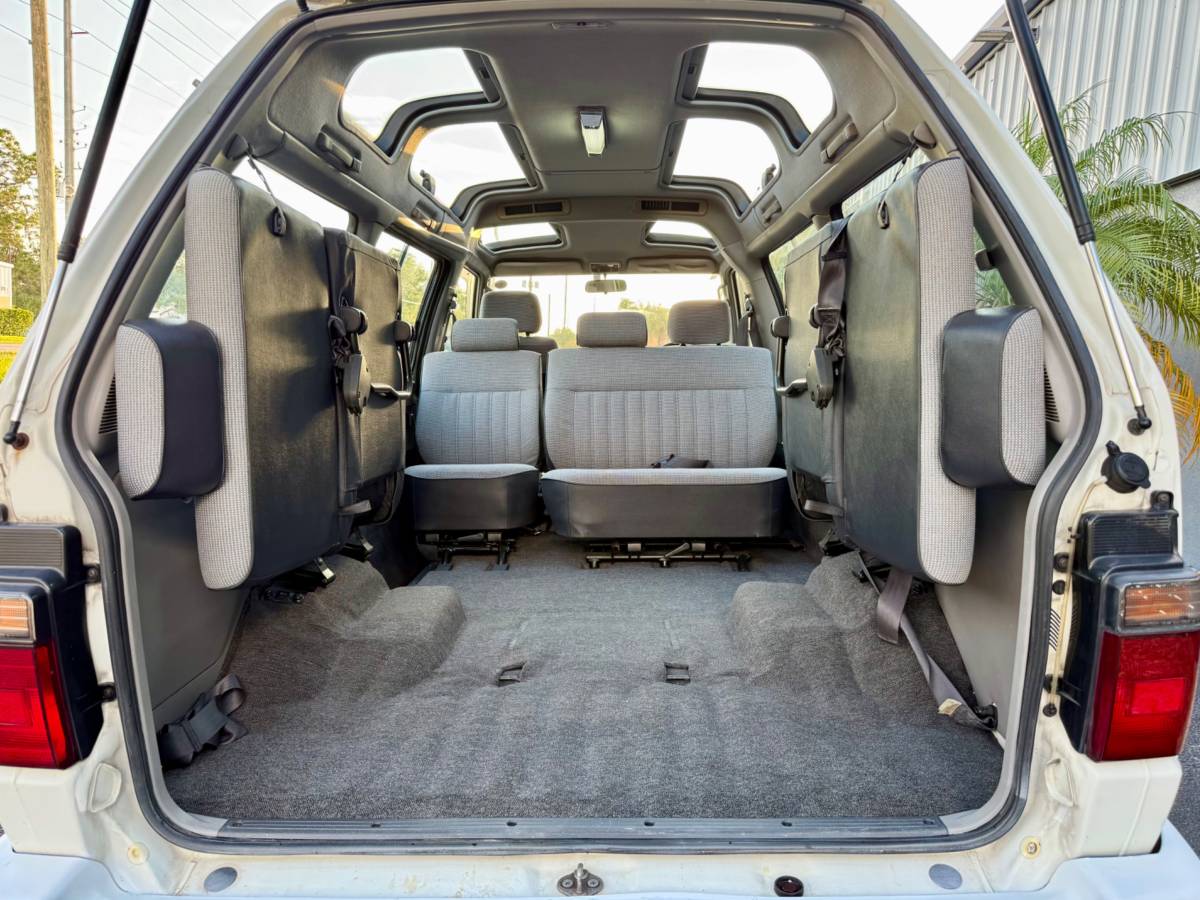 Toyota-town-ace-1994-white-23