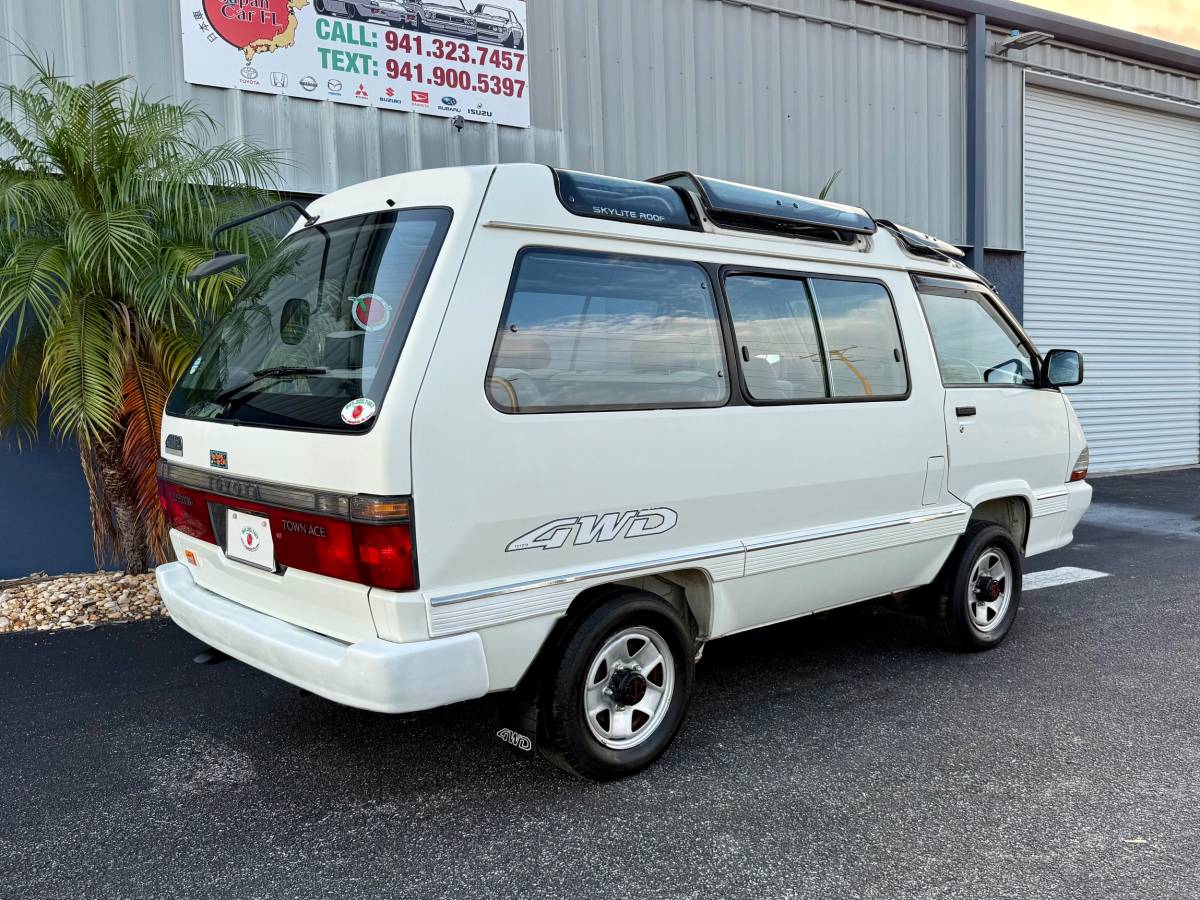 Toyota-town-ace-1994-white-7