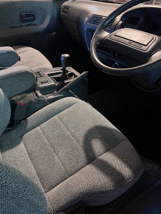 Toyota-town-ace-diesel-1994-blue-11