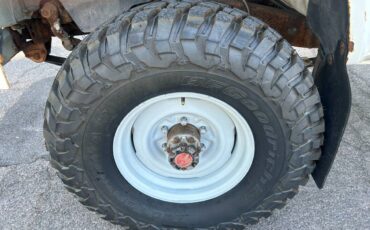 Toyota-truck-1985-white-16