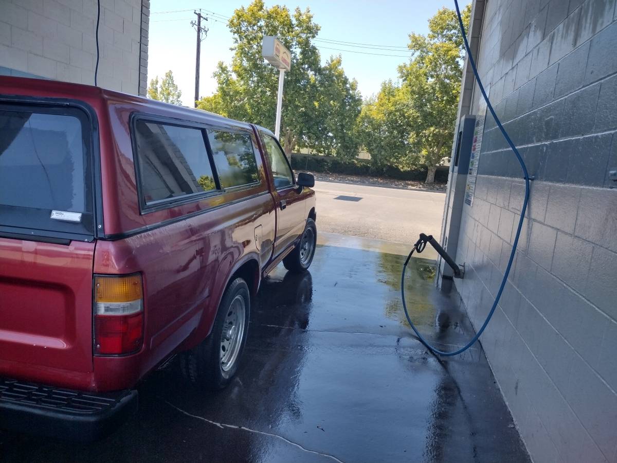 Toyota-truck-1994-red-2
