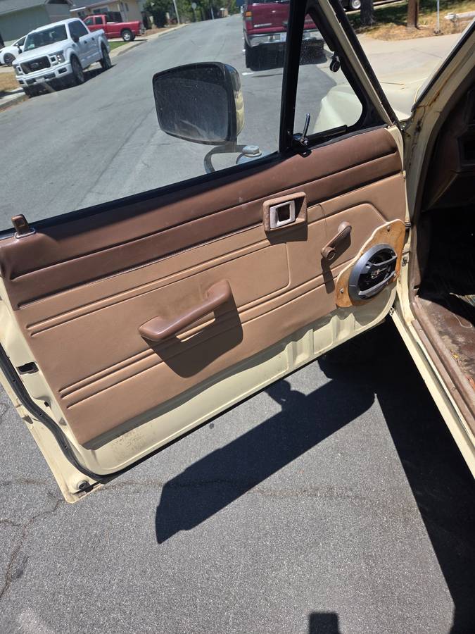 Toyota-truck-4wd-1986-yellow-2