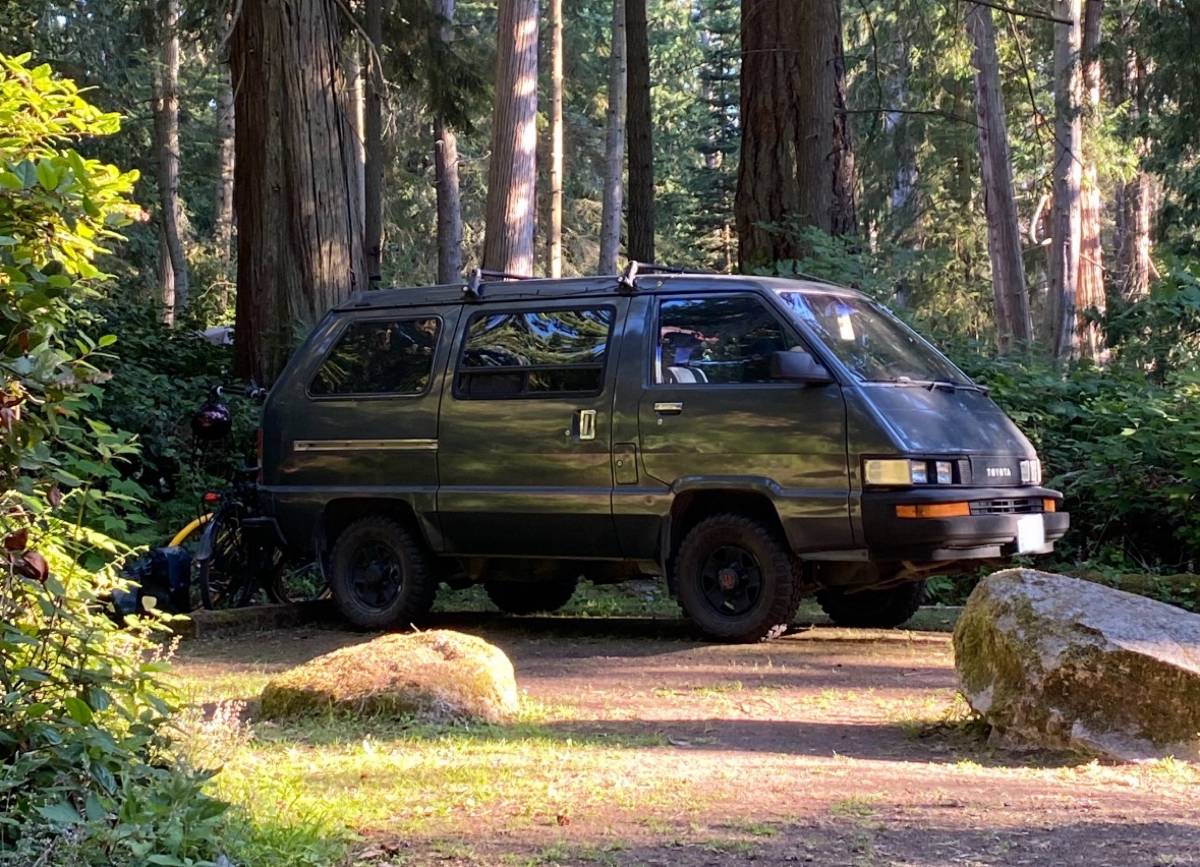 Toyota-van-wagon-1987-blue
