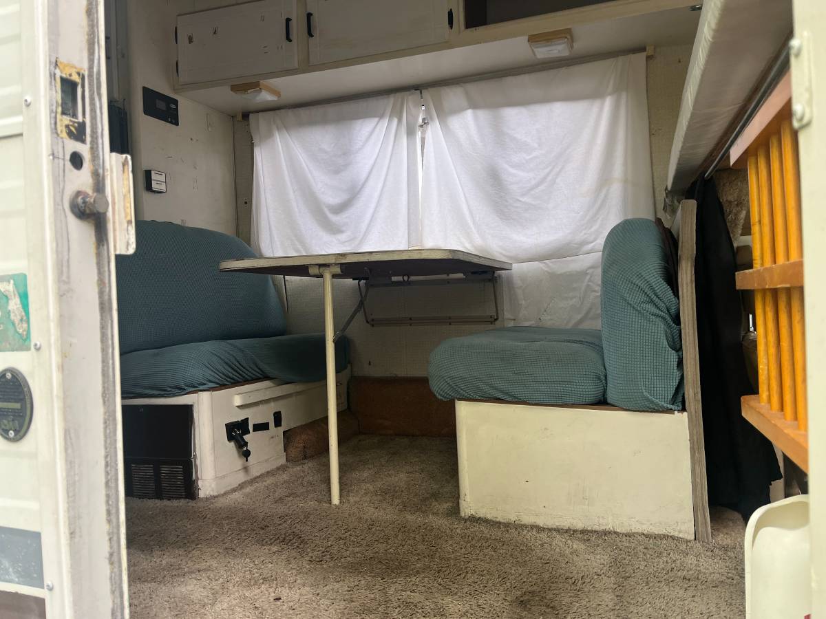 Toyota-winnebago-1988-11