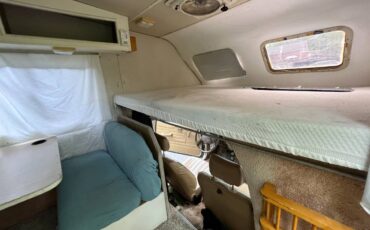 Toyota-winnebago-1988-13