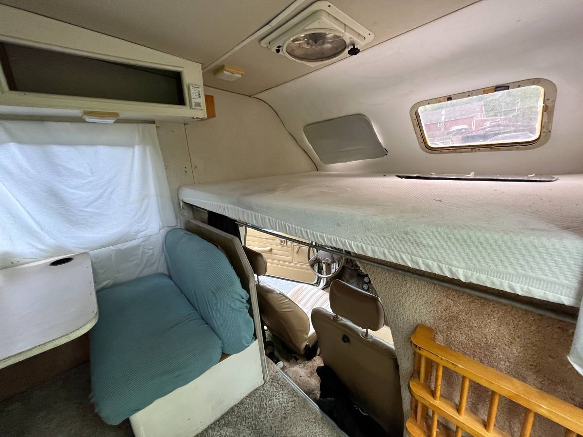 Toyota-winnebago-1988-13