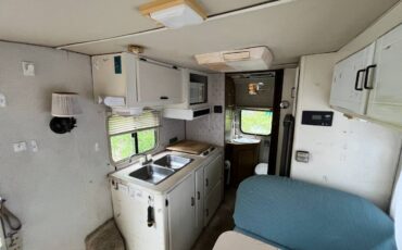 Toyota-winnebago-1988-14