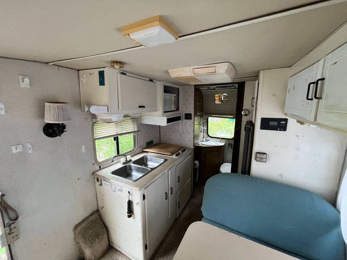 Toyota-winnebago-1988-14