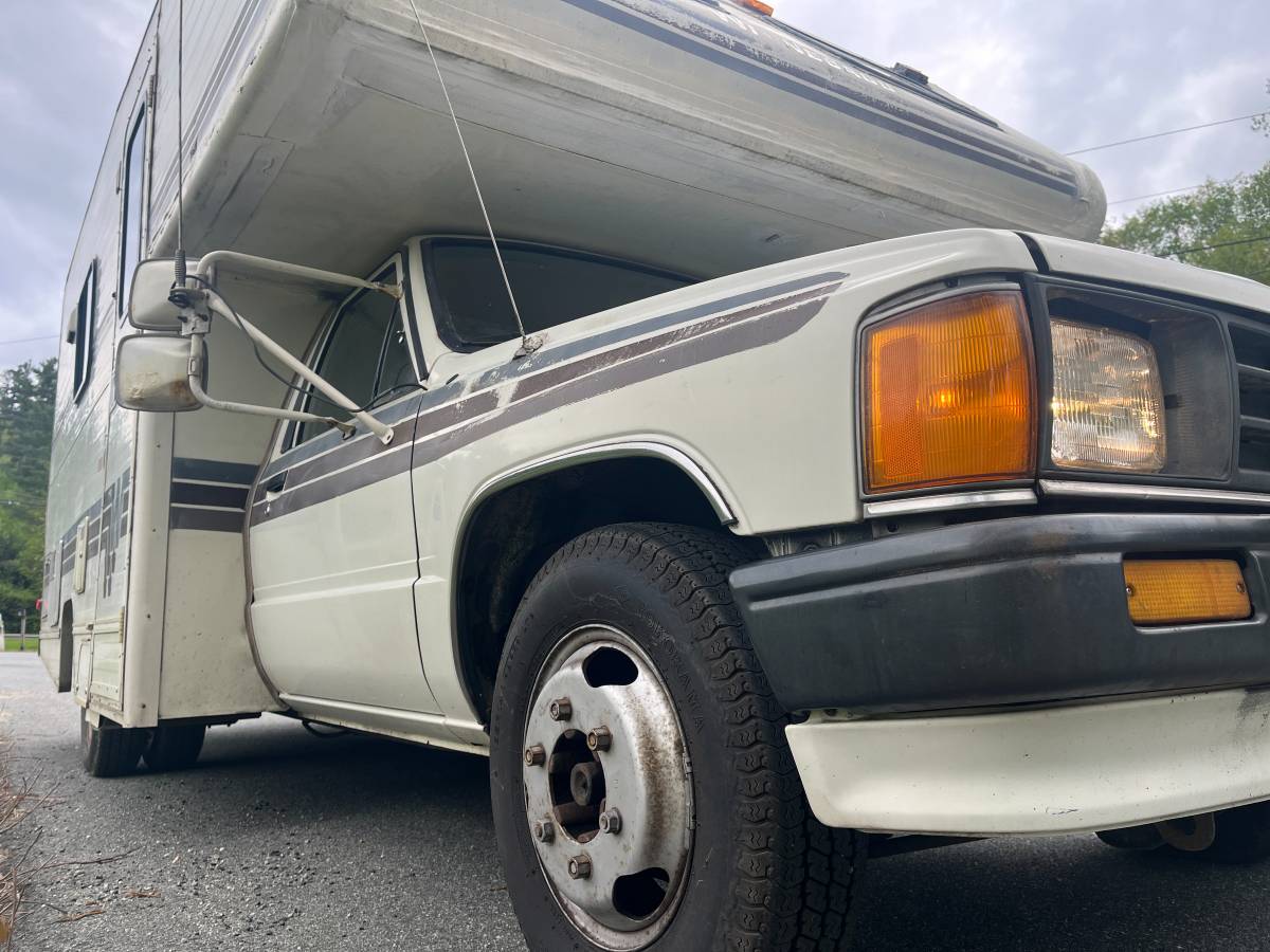Toyota-winnebago-1988-3