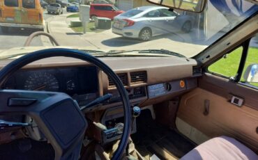 Toyota-x-tra-cab-1986-8